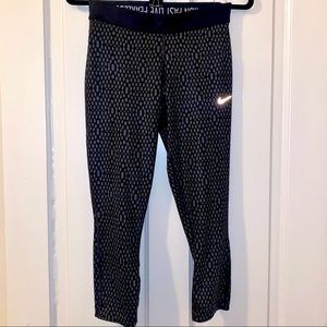 Nike Dri Fit Cropped Running Tight w/Zipper Pocket
